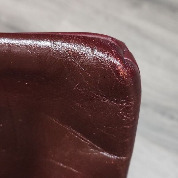 GUC Vintage Maroon Medium Leather Clutch - Picture 8 of 10